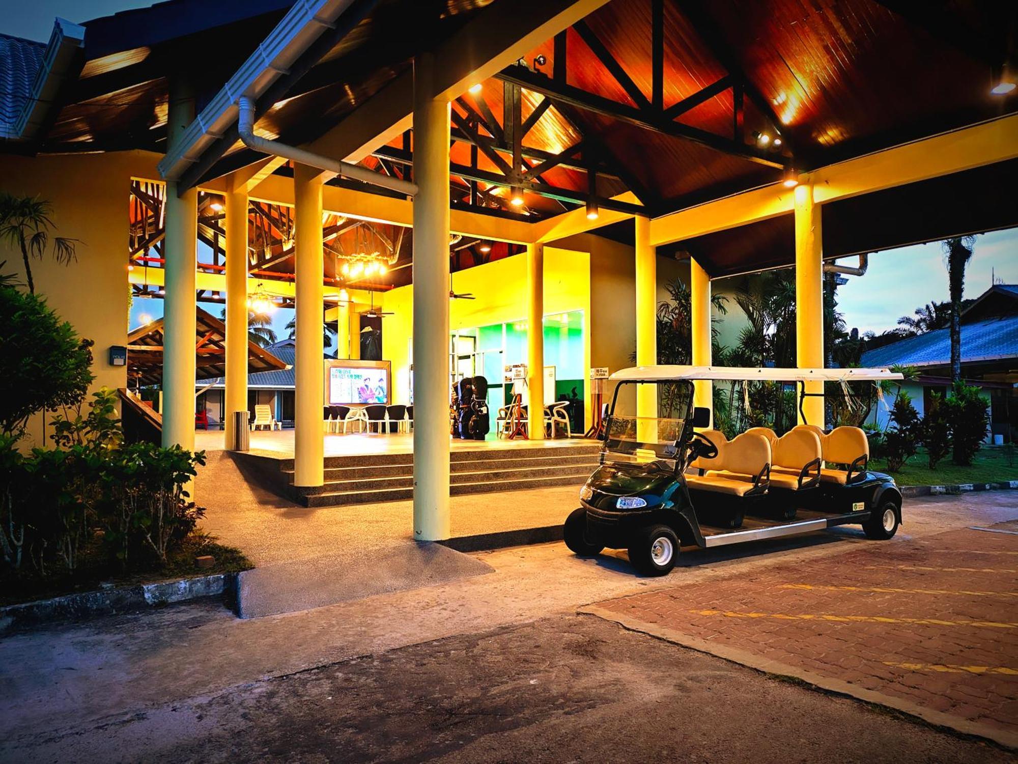 Artitaya Borneo Golf & Resort Papar Eksteriør billede